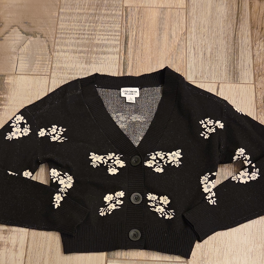 Black and White Floral Crop Cardigan